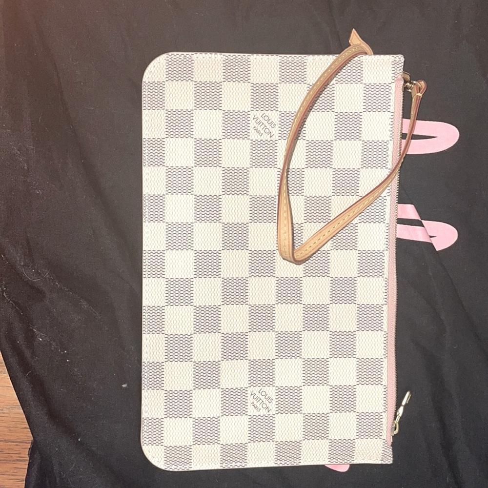 Damier Azur Neverfull MM GM Pochette wristlet in Rose Ballerine